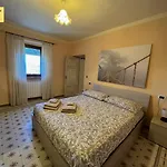 בית נופש Yellow Corner באניי די לוקה