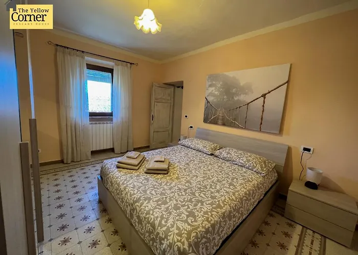 Feriehus Yellow Corner Bagni di Lucca